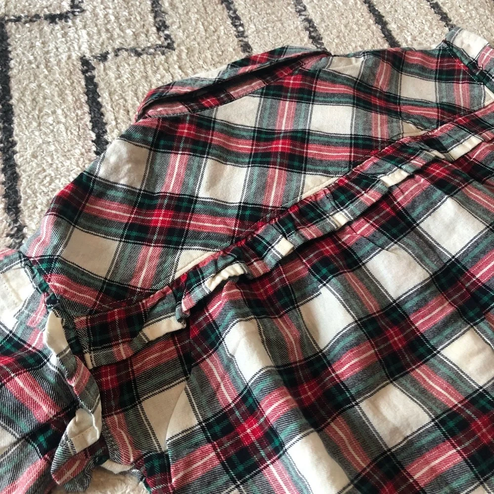 Gap plaid button down shirt NWT